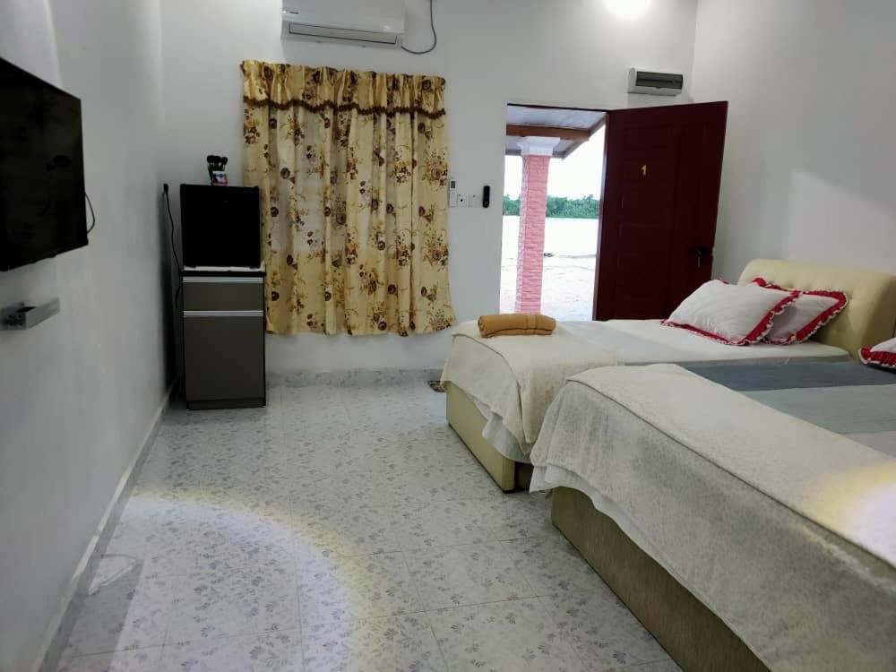 Roomstay Tokbah Demuara Kuala Besut Kültér fotó