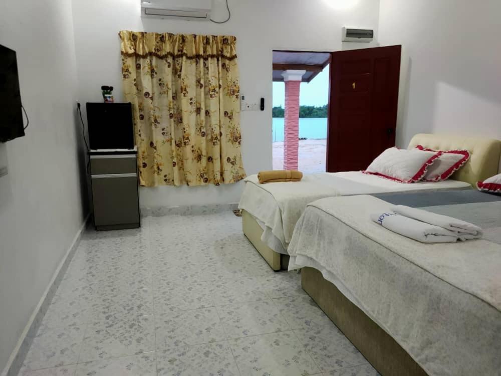 Roomstay Tokbah Demuara Kuala Besut Kültér fotó