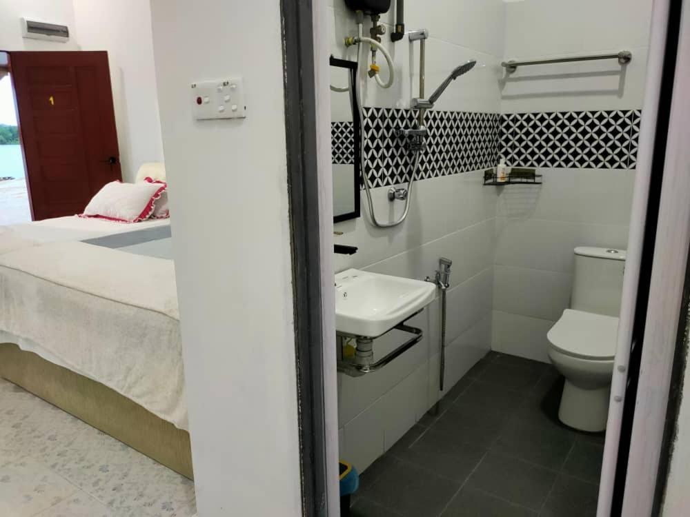 Roomstay Tokbah Demuara Kuala Besut Kültér fotó