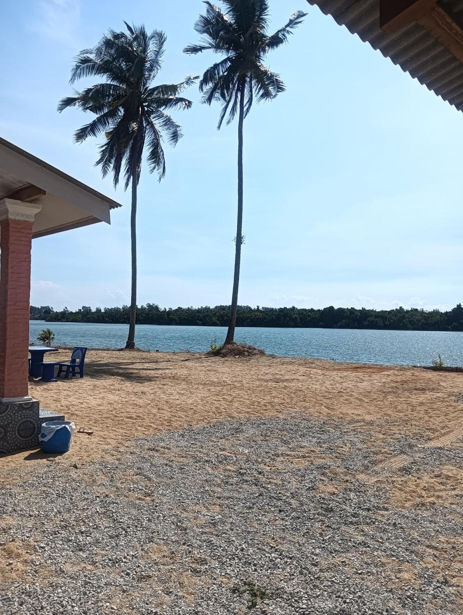 Roomstay Tokbah Demuara Kuala Besut Kültér fotó